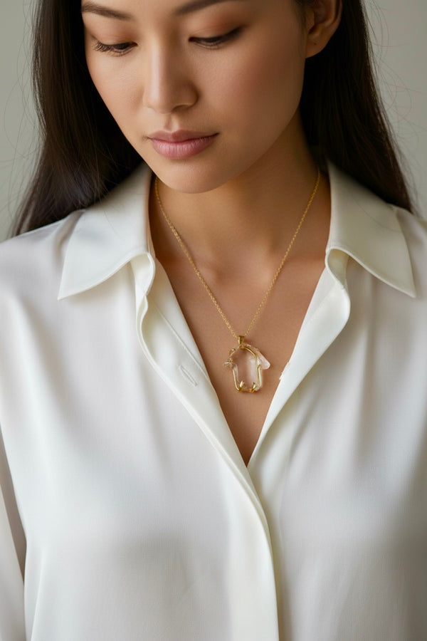 LUCKY CLEAR QUARTZ HAMSA NECKLACE - MINI