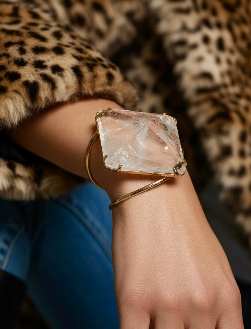 LIGHT PYRAMID CLEAR QUARTZ CUFF - GRANDE